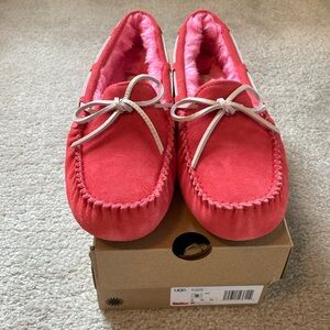 Ugg Dakota strawberry colored slippers 8